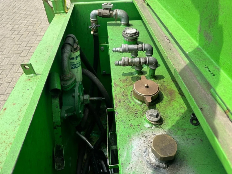 Storage tank Kiwa IBC Steenbergen 750 liter Dieseltank met handpomp: picture 6 Storage tank Kiwa IBC Steenbergen 750 liter Dieseltank met handpomp: picture 6