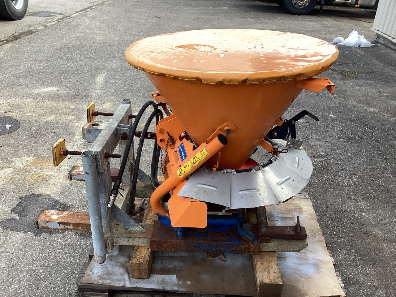 Rauch SA121R Typ4 - Sand/ Salt spreader: picture 3 Rauch SA121R Typ4 - Sand/ Salt spreader: picture 3