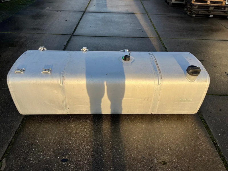 DAF Brandstoftank Diesel 1945569 - Fuel tank for Truck: picture 1 DAF Brandstoftank Diesel 1945569 - Fuel tank for Truck: picture 1