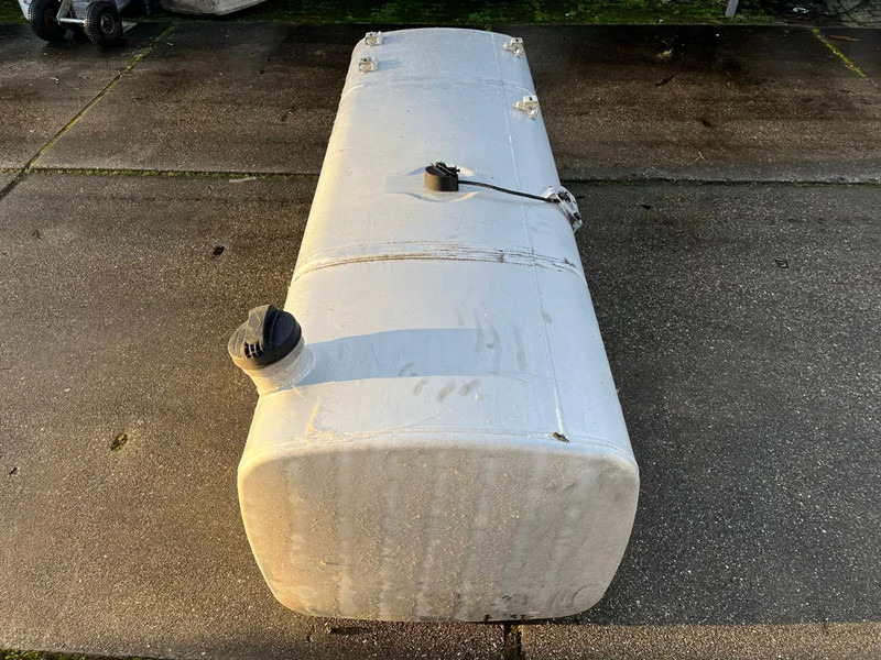 DAF Brandstoftank Diesel 1945569 - Fuel tank for Truck: picture 2 DAF Brandstoftank Diesel 1945569 - Fuel tank for Truck: picture 2