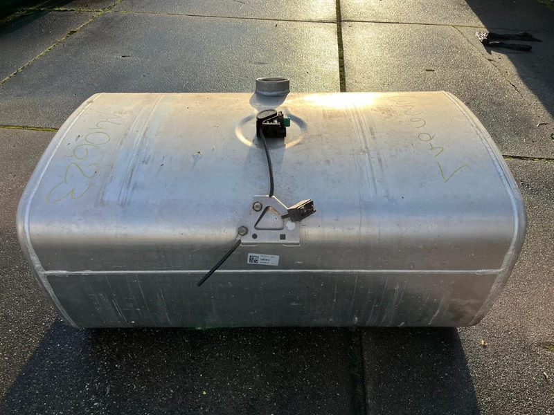 DAF Brandstoftank Diesel 340L 1681816 - Fuel tank for Truck: picture 3 DAF Brandstoftank Diesel 340L 1681816 - Fuel tank for Truck: picture 3