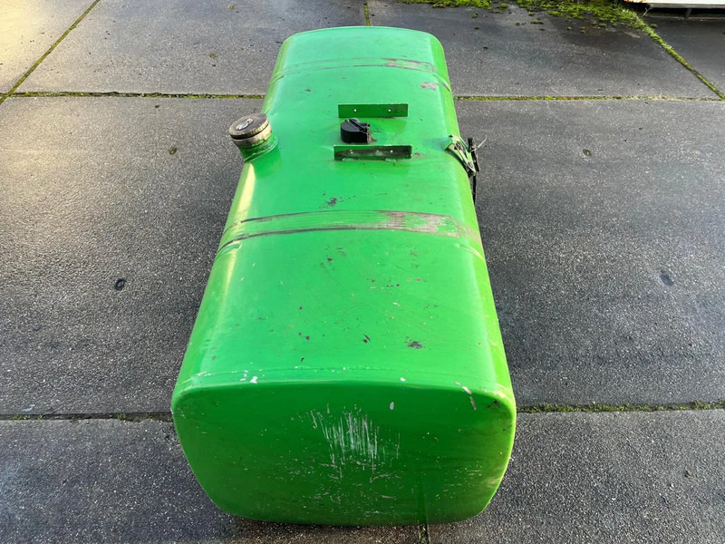 DAF Brandstoftank Diesel 620L L167 B67 H62 - Fuel tank for Truck: picture 4 DAF Brandstoftank Diesel 620L L167 B67 H62 - Fuel tank for Truck: picture 4