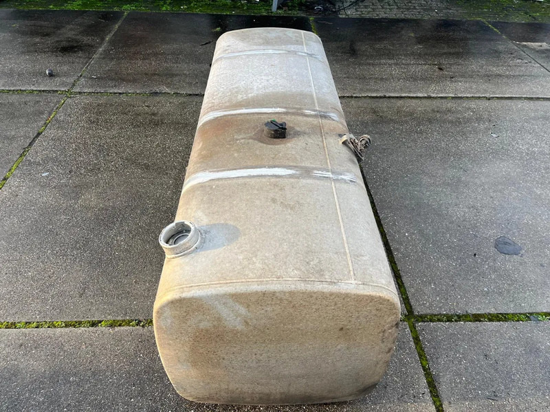 DAF Brandstoftank Diesel 750L L201 B67 H62 - Fuel tank for Truck: picture 4 DAF Brandstoftank Diesel 750L L201 B67 H62 - Fuel tank for Truck: picture 4