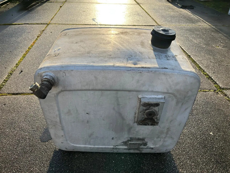 DAF Hydrauliek tank L70 B50 H62 - Fuel tank for Truck: picture 4 DAF Hydrauliek tank L70 B50 H62 - Fuel tank for Truck: picture 4