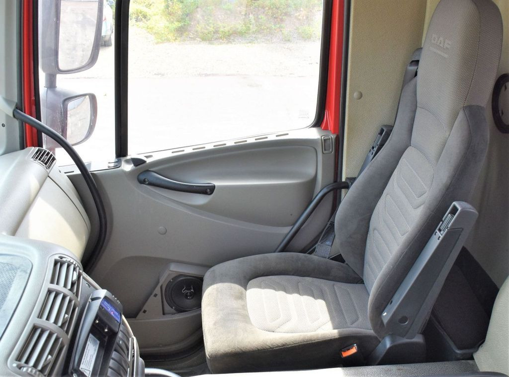 Crane truck DAF CF 85.410 Pritsche 6,80m + KRAN / FUNK/8x4: picture 10