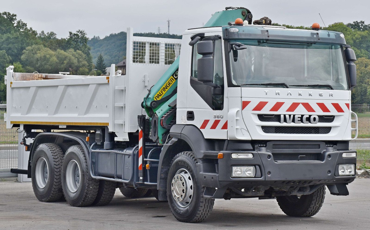 Iveco TRAKKER 360 * Kipper 5,20m* PK 16502 / FUNK*6x4 - Tipper, Crane truck: picture 4 Iveco TRAKKER 360 * Kipper 5,20m* PK 16502 / FUNK*6x4 - Tipper, Crane truck: picture 4