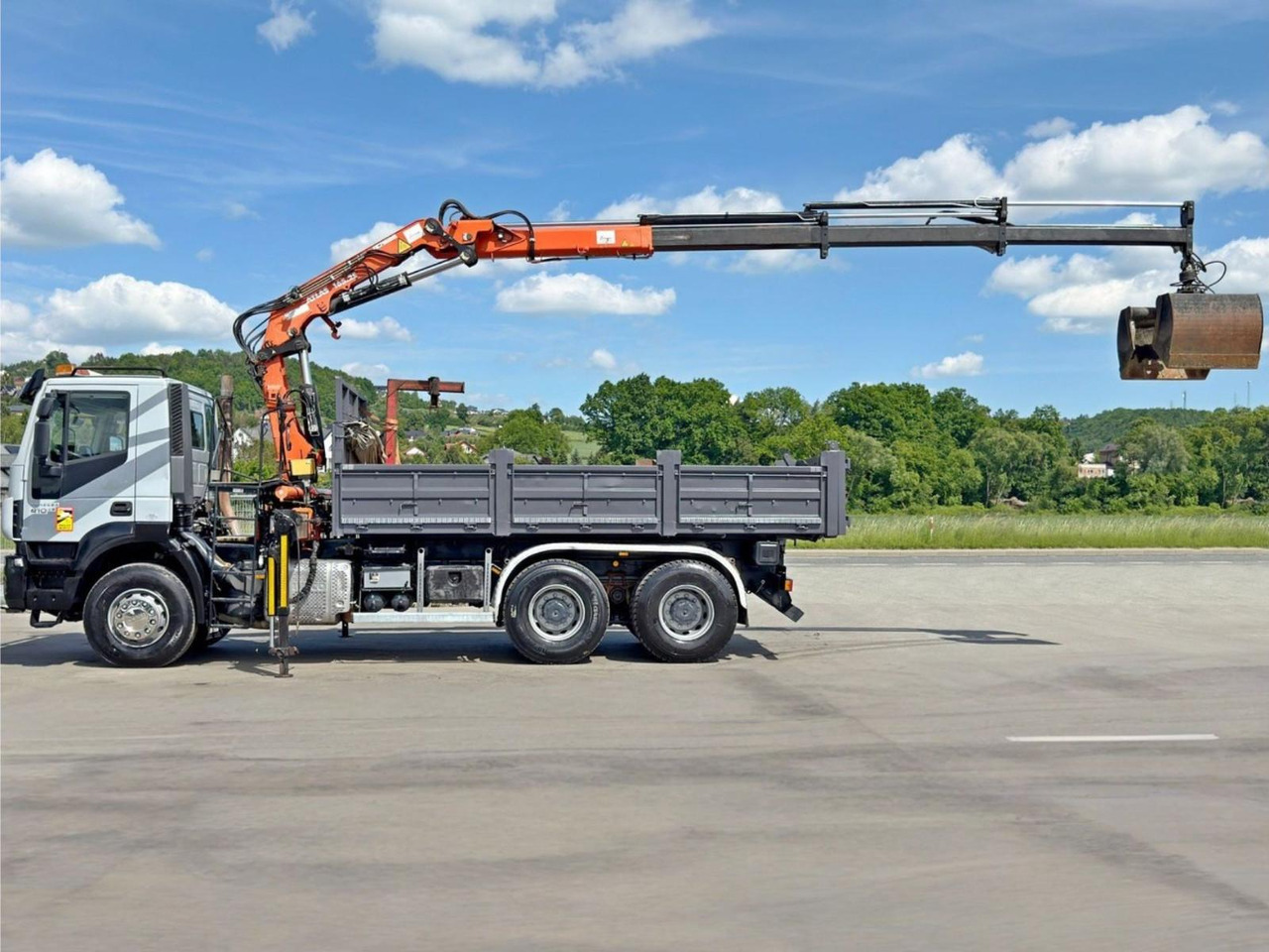 Iveco TRAKKER 410*Kipper 5,20m*ATLAS 165.2E * FUNK/6x4 Iveco TRAKKER 410*Kipper 5,20m*ATLAS 165.2E * FUNK/6x4 - Crane truck, Tipper: picture 5 Iveco TRAKKER 410*Kipper 5,20m*ATLAS 165.2E * FUNK/6x4 Iveco TRAKKER 410*Kipper 5,20m*ATLAS 165.2E * FUNK/6x4 - Crane truck, Tipper: picture 5
