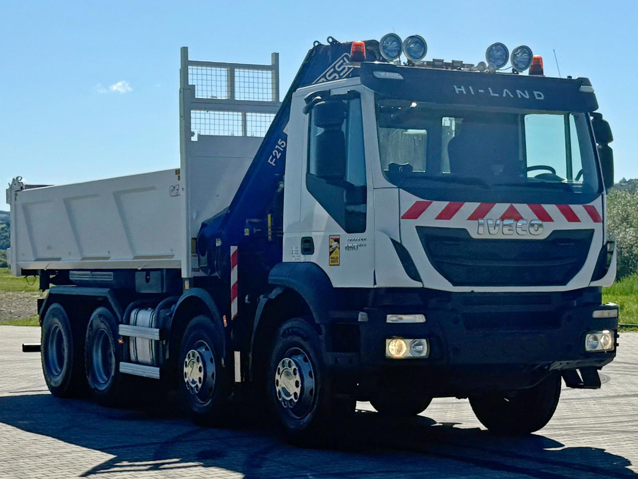 Iveco TRAKKER 450 * FASSI F215A.0.22 + FUNK / 8x4 *TOP - Tipper, Crane truck: picture 4 Iveco TRAKKER 450 * FASSI F215A.0.22 + FUNK / 8x4 *TOP - Tipper, Crane truck: picture 4