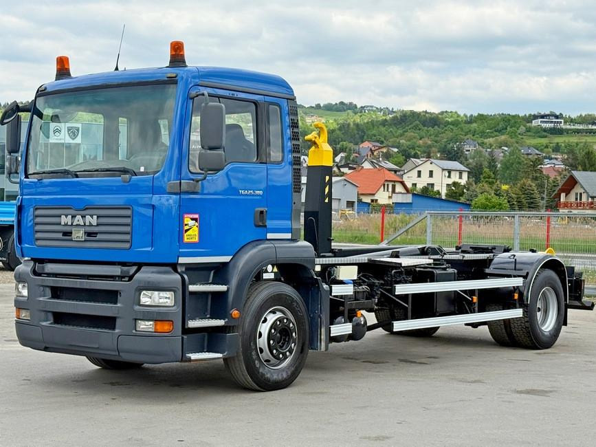 MAN TGA 18.310 Abrollkipper * Top Zustand! MAN TGA 18.310 Abrollkipper * Top Zustand! - Hook lift truck: picture 4 MAN TGA 18.310 Abrollkipper * Top Zustand! MAN TGA 18.310 Abrollkipper * Top Zustand! - Hook lift truck: picture 4