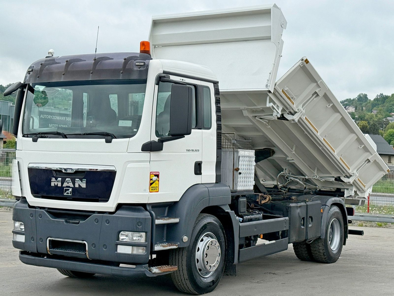 MAN TGS 18.320 * KIPPER 4,95m + BORDMATIC*TOPZUSTAND - Tipper, Crane truck: picture 3 MAN TGS 18.320 * KIPPER 4,95m + BORDMATIC*TOPZUSTAND - Tipper, Crane truck: picture 3