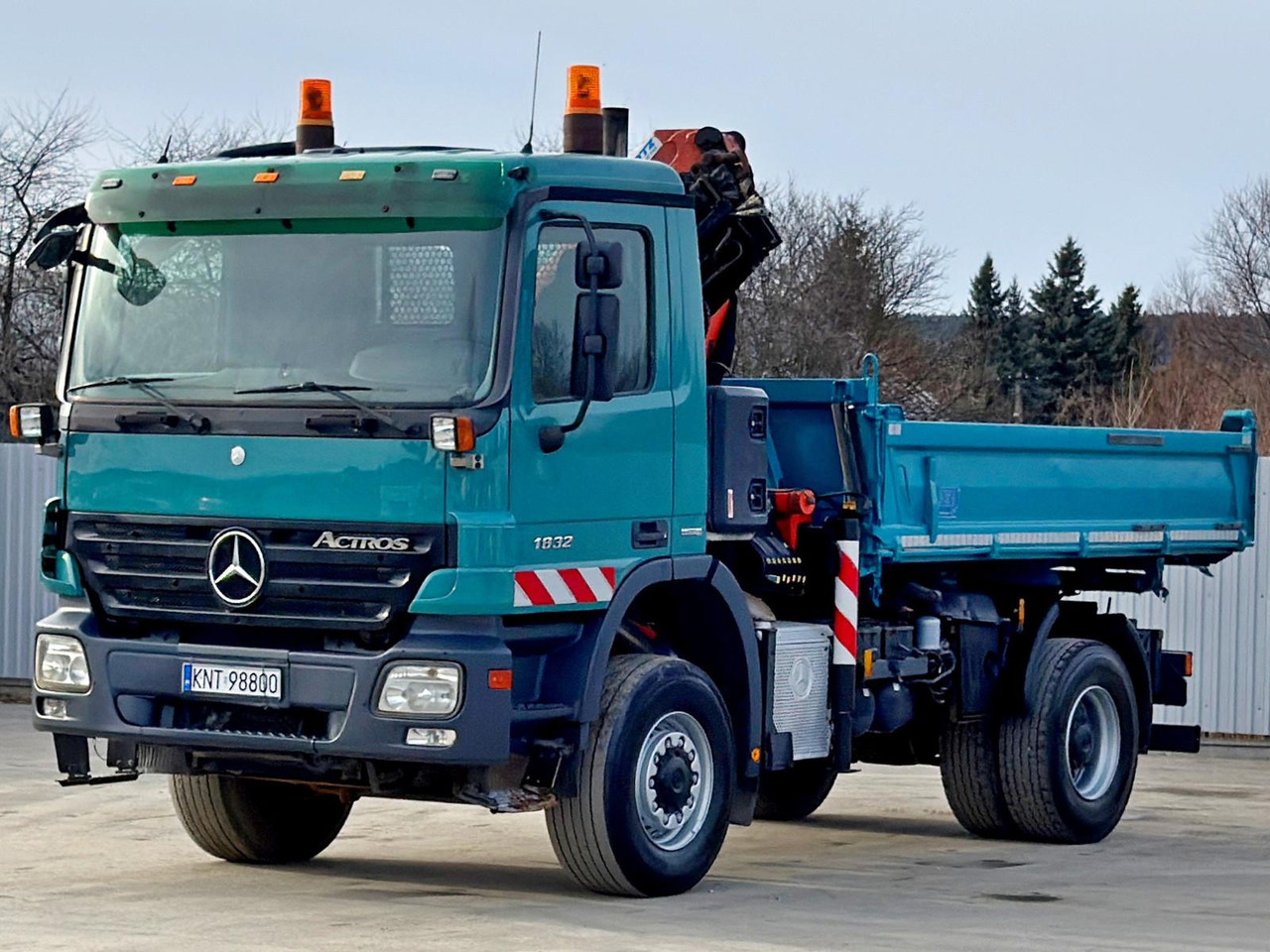 Mercedes-Benz ACTROS 1832 * KIPPER 4,00 m + PK 9501 * 4x4 - Crane truck: picture 5 Mercedes-Benz ACTROS 1832 * KIPPER 4,00 m + PK 9501 * 4x4 - Crane truck: picture 5