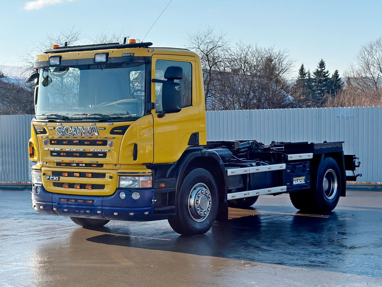 Scania P 230 Abrollkipper * 4x2 * Top Zustand ! - Hook lift truck: picture 4 Scania P 230 Abrollkipper * 4x2 * Top Zustand ! - Hook lift truck: picture 4