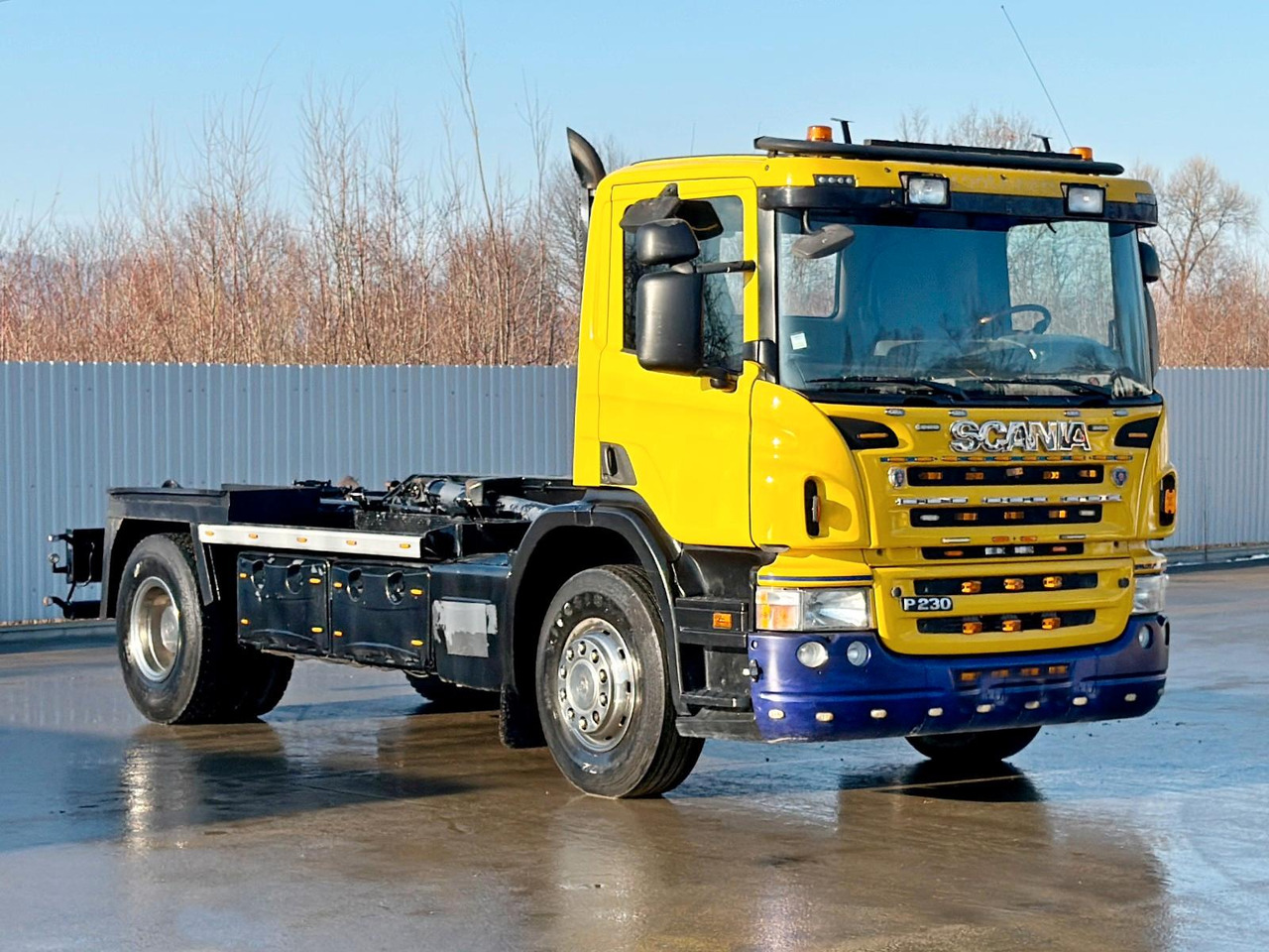 Scania P 230 Abrollkipper * 4x2 * Top Zustand ! - Hook lift truck: picture 3 Scania P 230 Abrollkipper * 4x2 * Top Zustand ! - Hook lift truck: picture 3