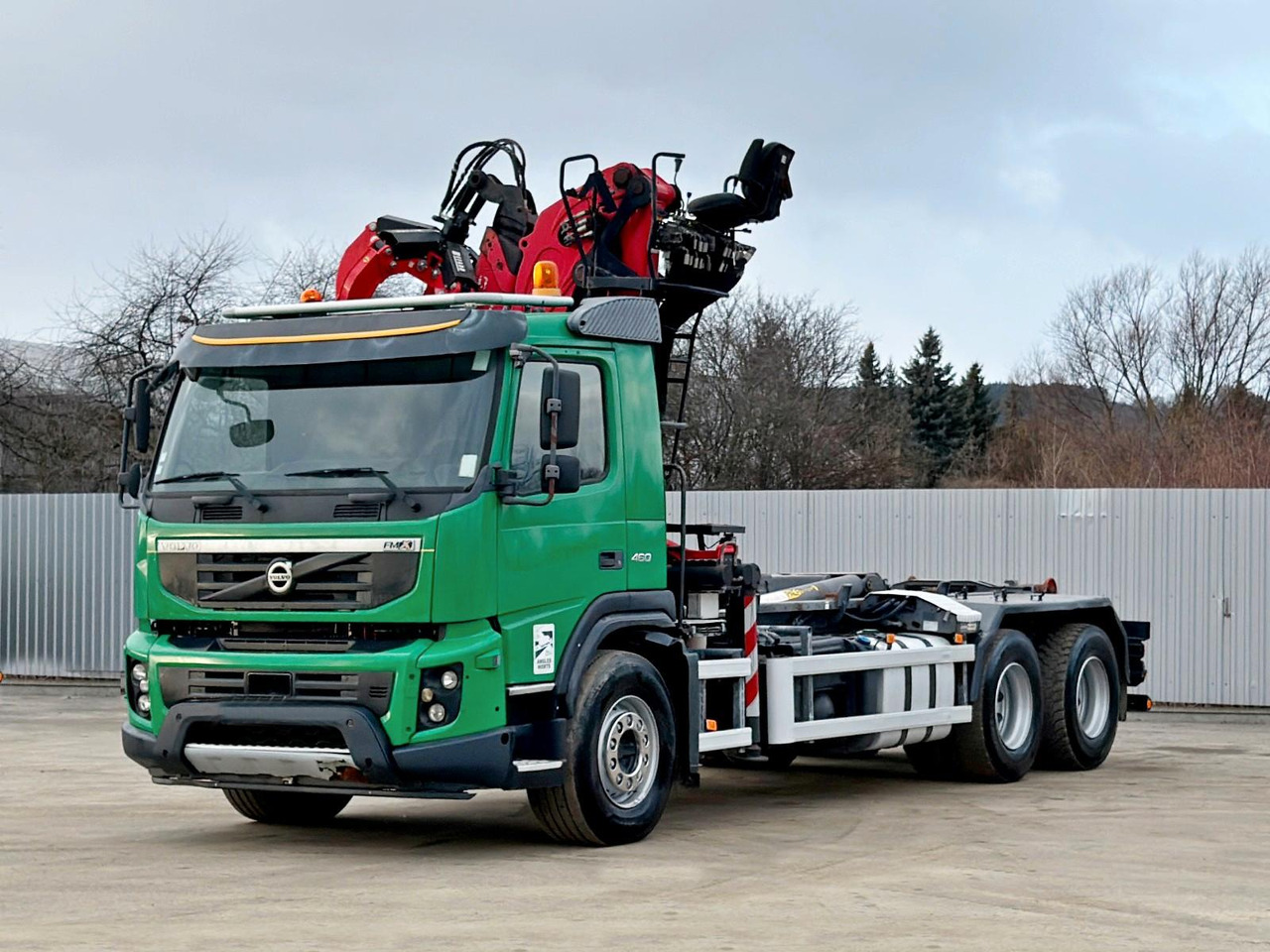 Volvo FMX 460 * Abrollkipper + EPSILON Q150Z79 * 6x4 - Hook lift truck: picture 4 Volvo FMX 460 * Abrollkipper + EPSILON Q150Z79 * 6x4 - Hook lift truck: picture 4