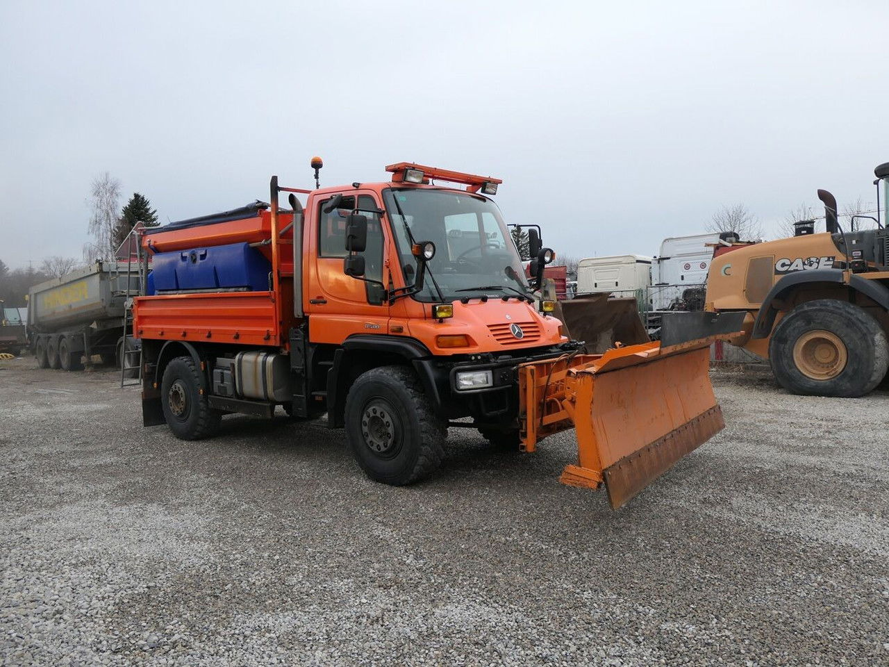 Mercedes-Benz Unimog U 500 - Snow removal vehicle: picture 2 Mercedes-Benz Unimog U 500 - Snow removal vehicle: picture 2