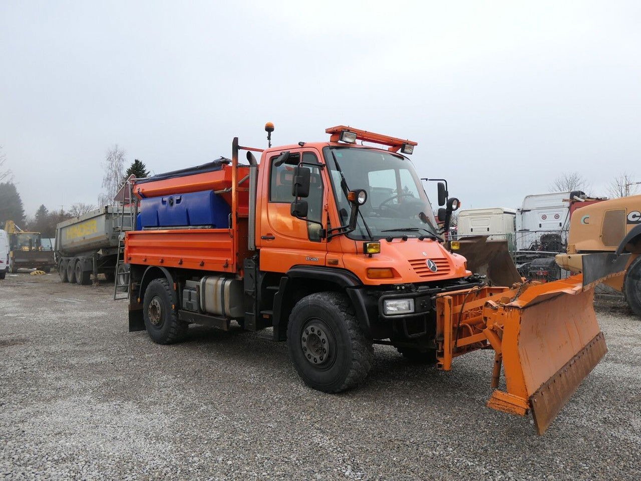 Mercedes-Benz Unimog U 500 - Snow removal vehicle: picture 3 Mercedes-Benz Unimog U 500 - Snow removal vehicle: picture 3