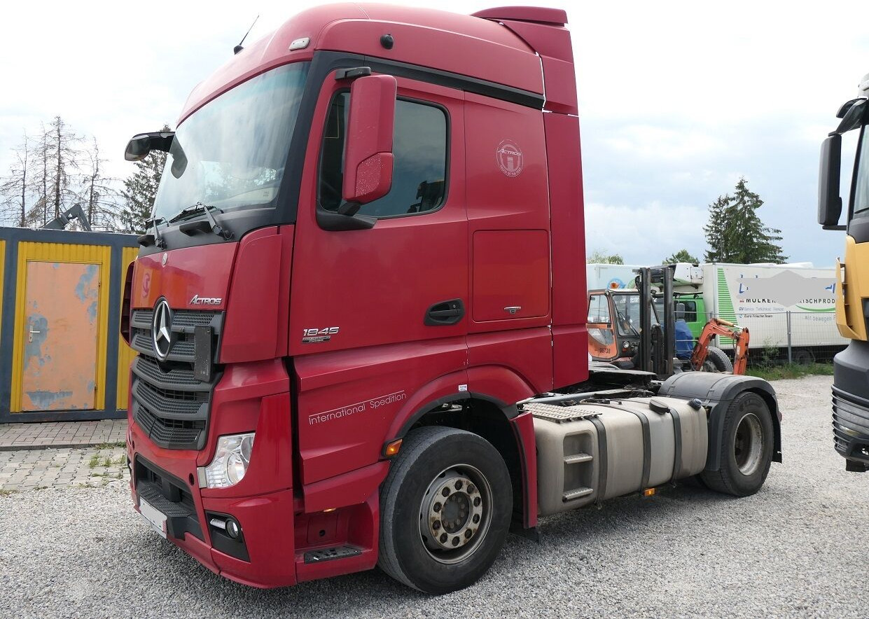 Tractor unit Mercedes-Benz Actros 1845: picture 8 Tractor unit Mercedes-Benz Actros 1845: picture 8
