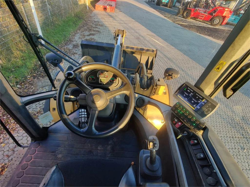 Construction machinery Cat 924K: picture 9