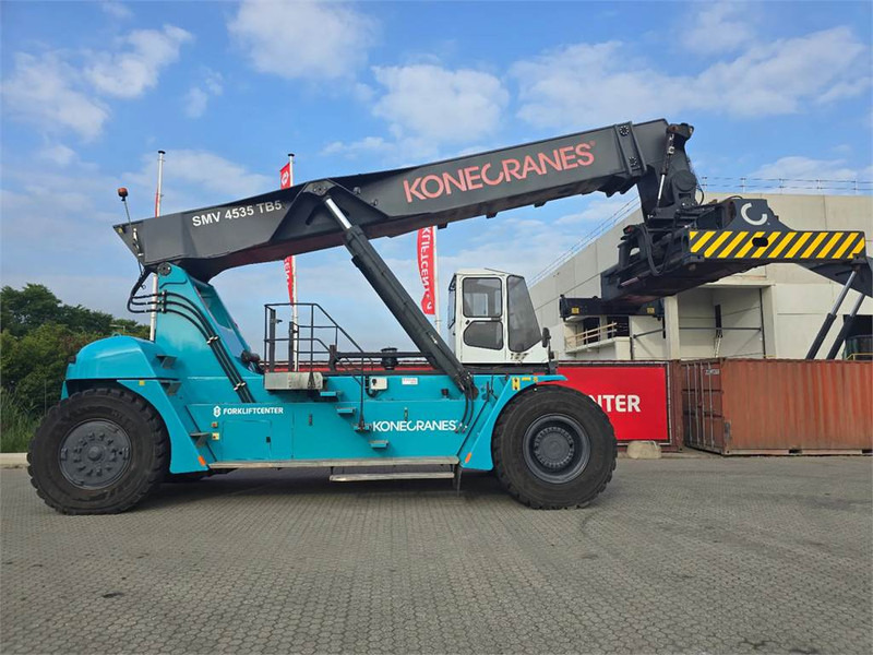 KONECRANES SMV 4535 TB5 - Reach stacker: picture 5 KONECRANES SMV 4535 TB5 - Reach stacker: picture 5