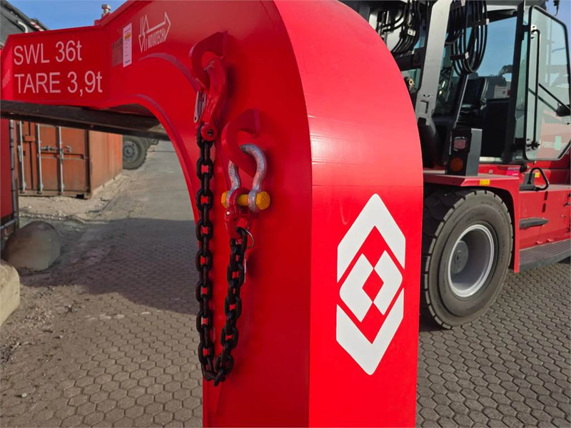 Novatech Gooseneck Safety Chains - Material handling equipment: picture 3 Novatech Gooseneck Safety Chains - Material handling equipment: picture 3