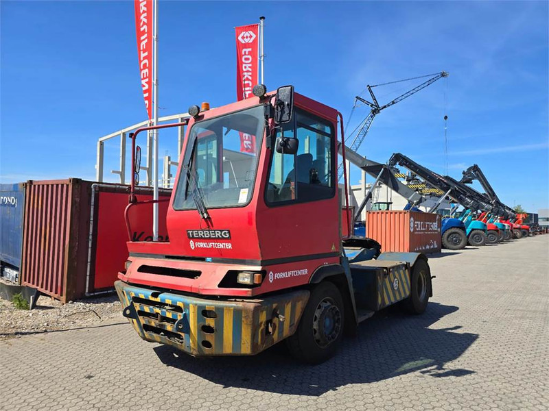 Terberg YT222 - Terminal tractor: picture 2 Terberg YT222 - Terminal tractor: picture 2