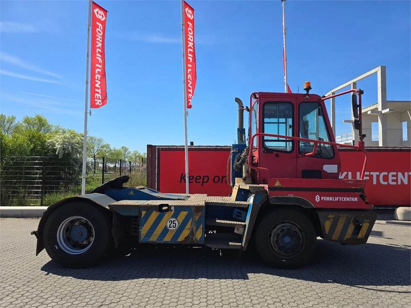 Terberg YT222 - Terminal tractor: picture 3 Terberg YT222 - Terminal tractor: picture 3