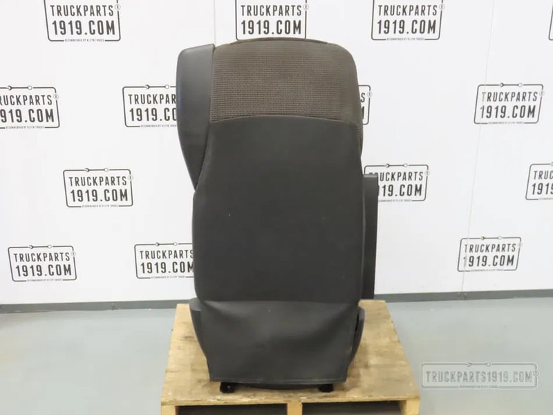 DAF 1912369 | Bestuurdersstoel XF - Seat for Truck: picture 2 DAF 1912369 | Bestuurdersstoel XF - Seat for Truck: picture 2