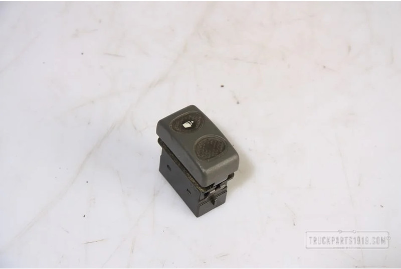 Iveco Electrical System Gereedschapsluik schakelaar - Dashboard for Truck: picture 1 Iveco Electrical System Gereedschapsluik schakelaar - Dashboard for Truck: picture 1