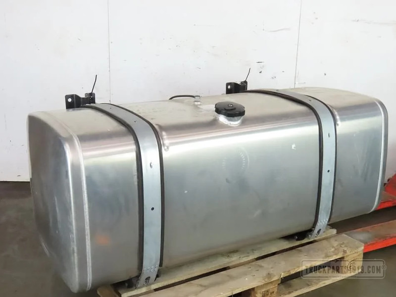 MAN Fuel System Brandstoftank + steunen 590L - Fuel tank for Truck: picture 1 MAN Fuel System Brandstoftank + steunen 590L - Fuel tank for Truck: picture 1