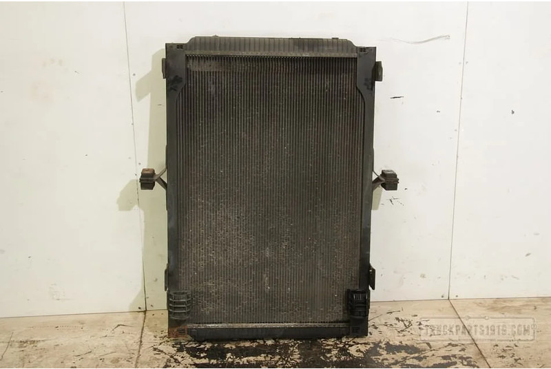 Renault Cooling System Radiateur Renault - Radiator for Truck: picture 2 Renault Cooling System Radiateur Renault - Radiator for Truck: picture 2