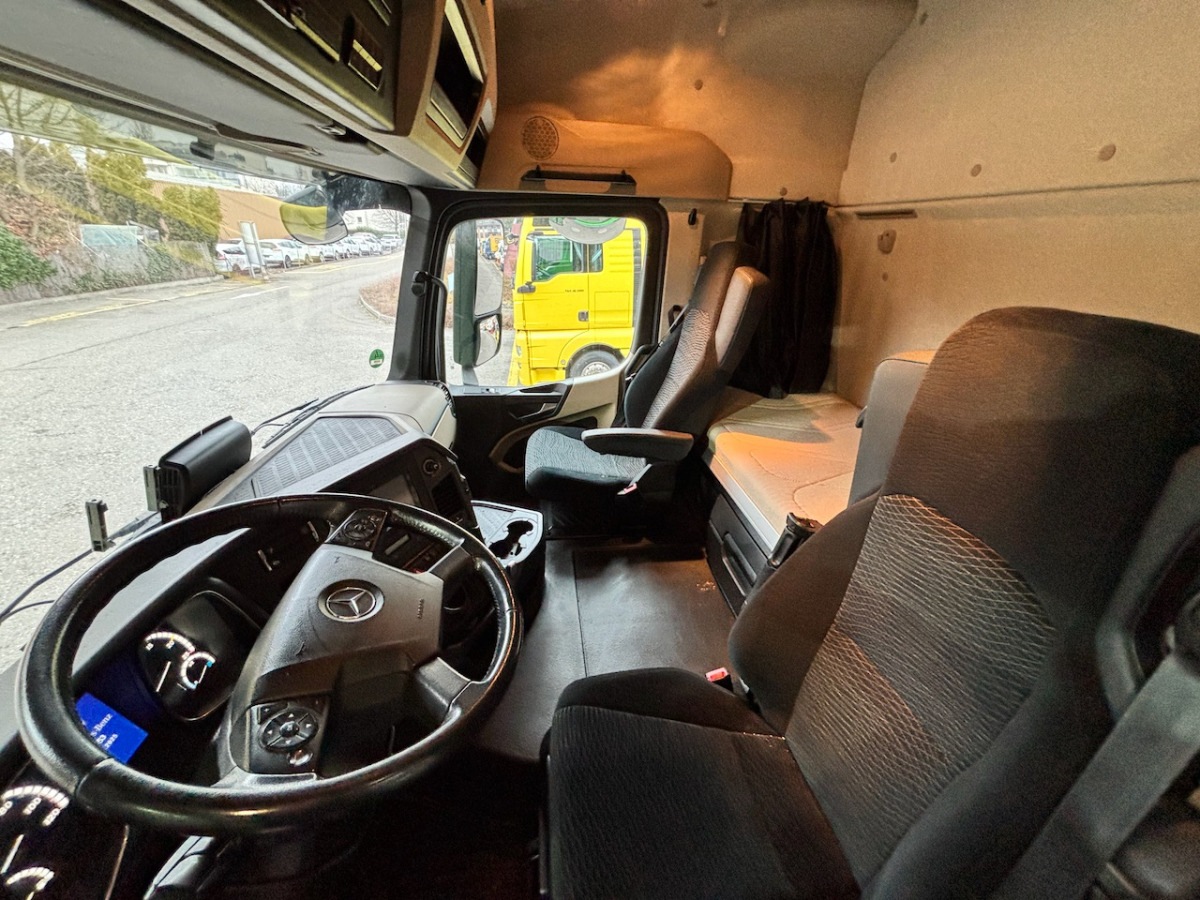 MERCEDES Actros 2543 6x2 Container Transport - Container transporter/ Swap body truck: picture 4 MERCEDES Actros 2543 6x2 Container Transport - Container transporter/ Swap body truck: picture 4