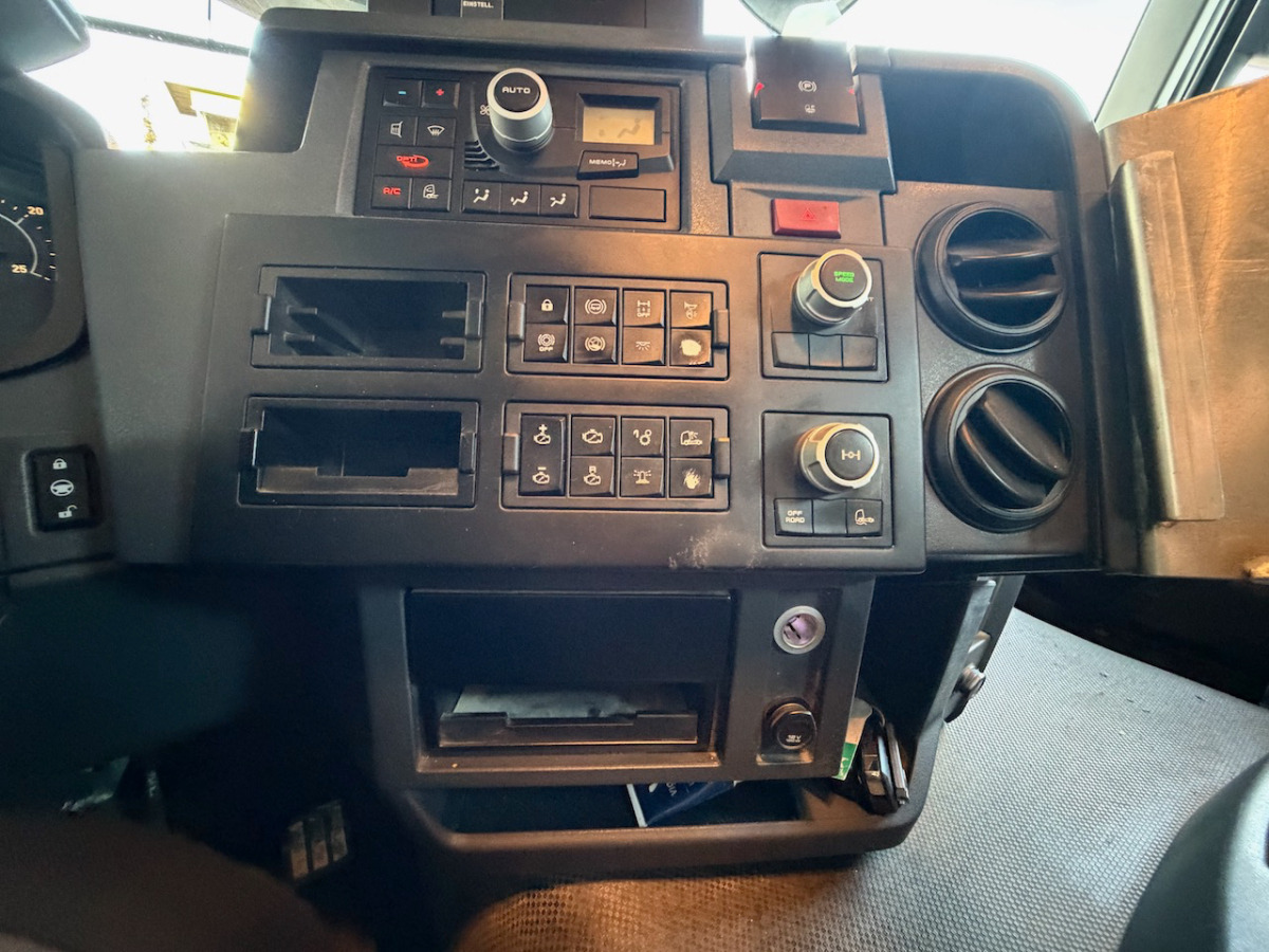 Tipper RENAULT C520 8x4 Wechselsystem Siloki + Kipper: picture 8