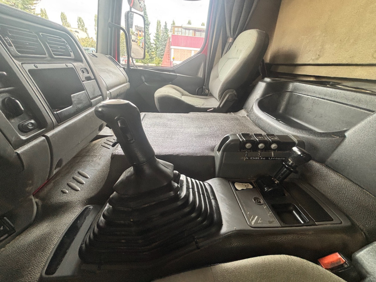 RENAULT Kerax 420DCI 4x4 - Tipper: picture 5 RENAULT Kerax 420DCI 4x4 - Tipper: picture 5