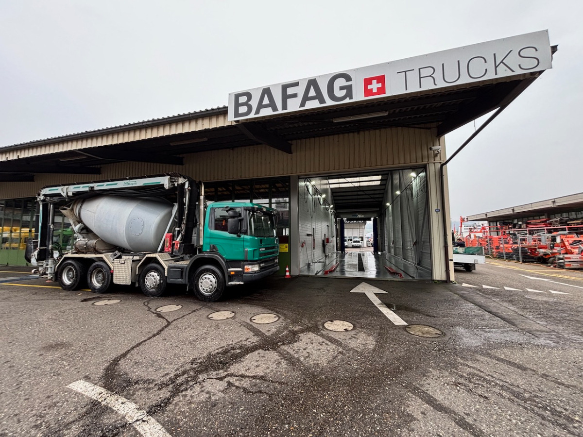 SCANIA P124CB8x4 - Concrete mixer truck: picture 2 SCANIA P124CB8x4 - Concrete mixer truck: picture 2