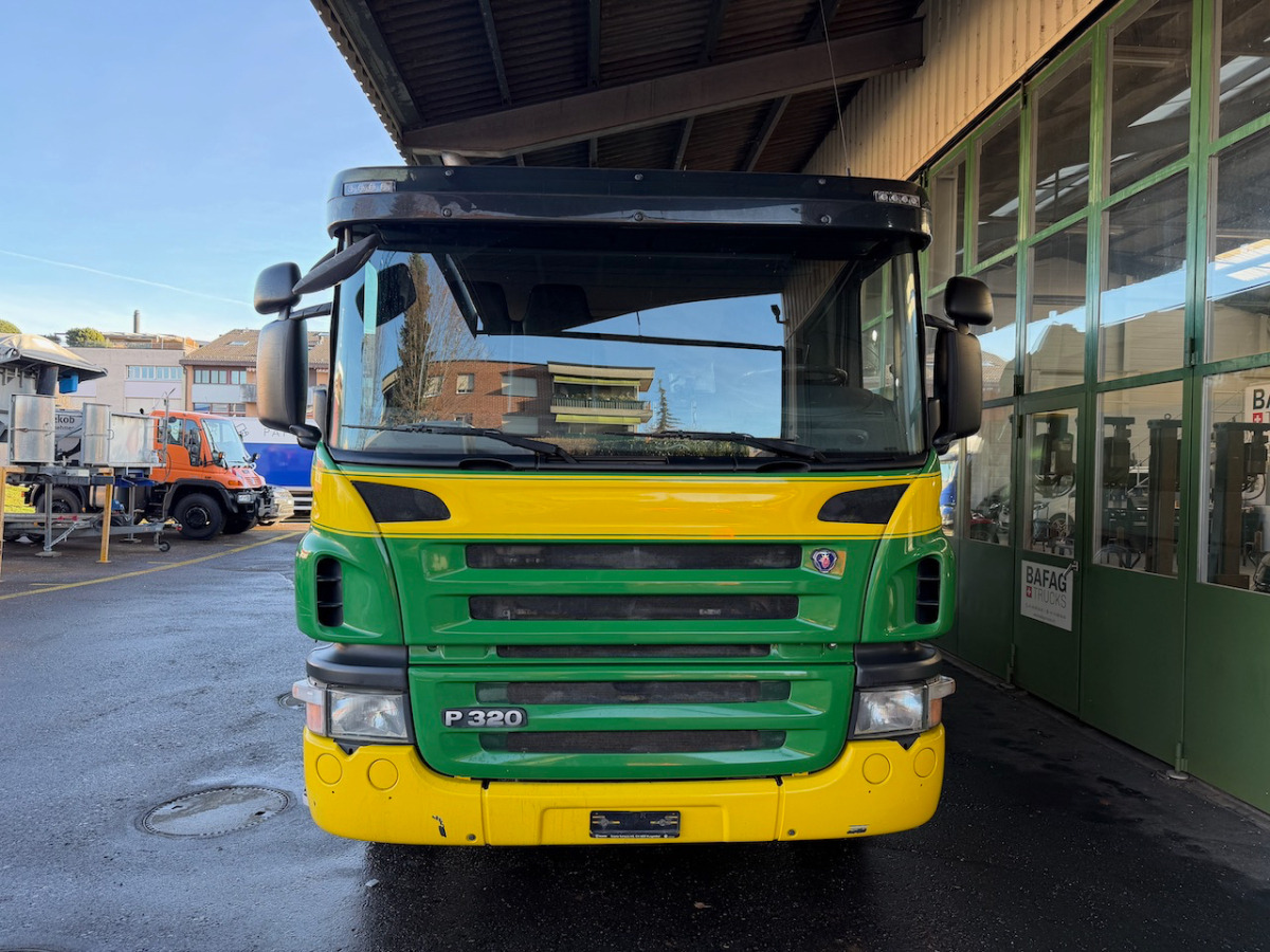 SCANIA P320DB - Garbage truck: picture 3 SCANIA P320DB - Garbage truck: picture 3