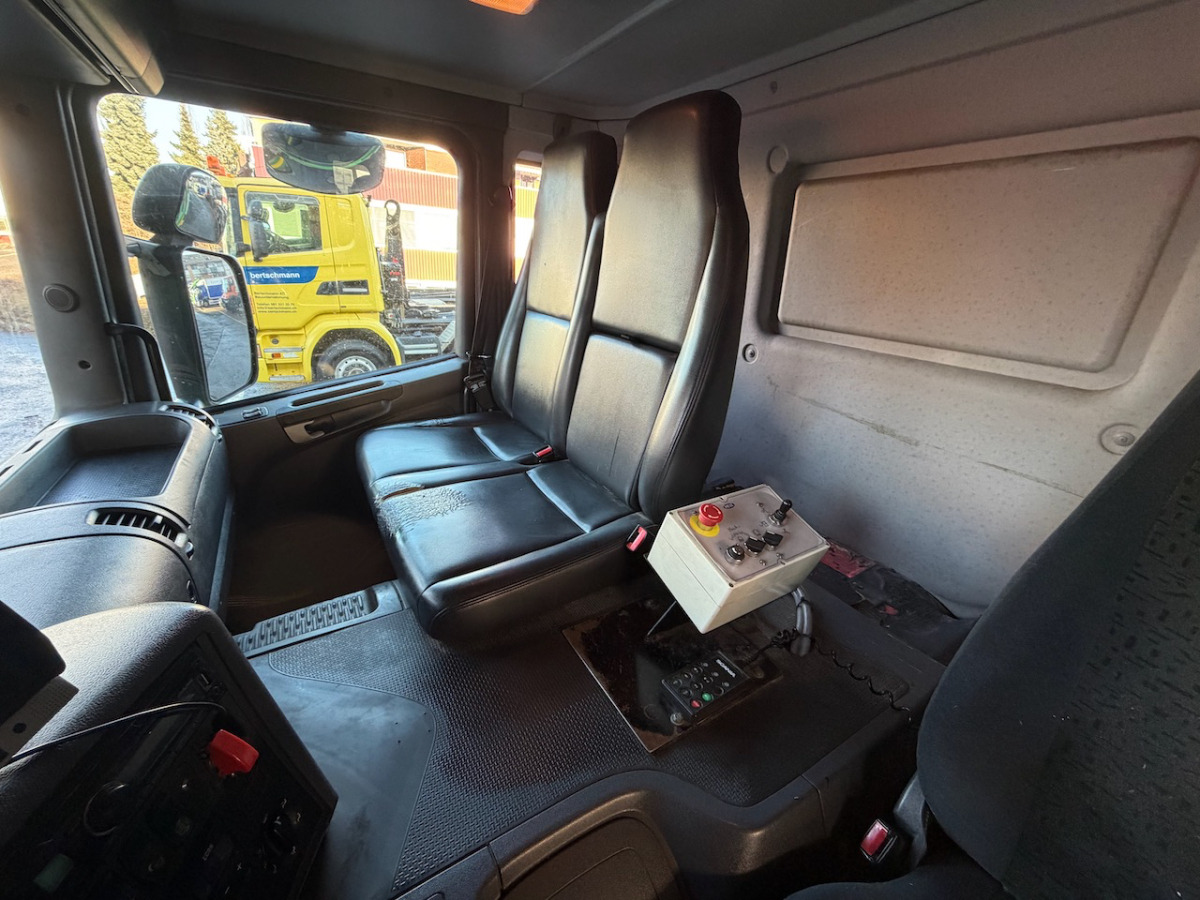 SCANIA P320DB - Garbage truck: picture 5 SCANIA P320DB - Garbage truck: picture 5