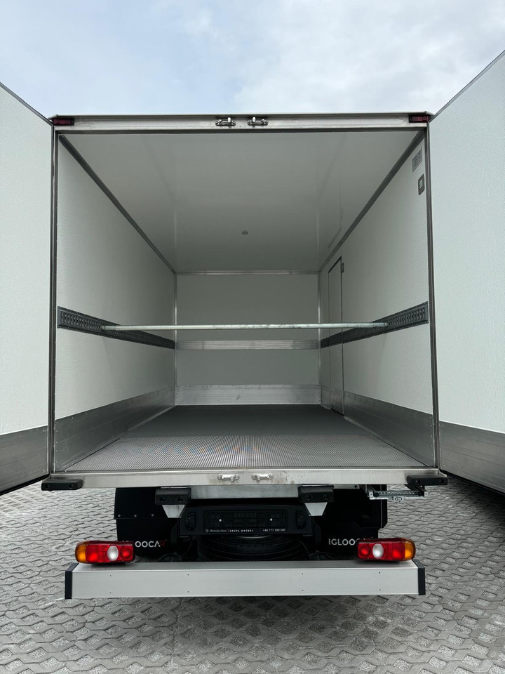 Mitsubishi Canter FUSO 70C18 Isotherm Koffer - Isothermal truck: picture 1 Mitsubishi Canter FUSO 70C18 Isotherm Koffer - Isothermal truck: picture 1