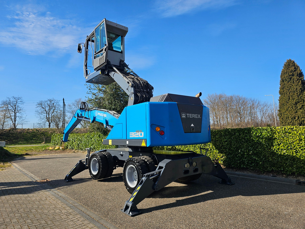 Fuchs MHL 320 With Multi Purpose Stick And Magnet System - Waste/ Industry handler: picture 3 Fuchs MHL 320 With Multi Purpose Stick And Magnet System - Waste/ Industry handler: picture 3