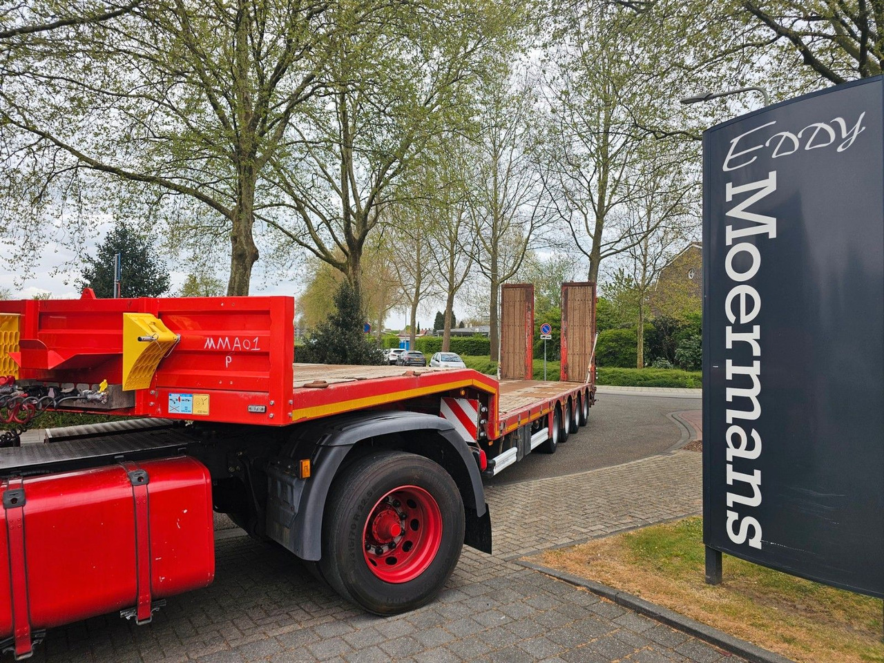 Kässbohrer LB4E Semie Tieflader Mit Rampen - Low loader semi-trailer: picture 1 Kässbohrer LB4E Semie Tieflader Mit Rampen - Low loader semi-trailer: picture 1