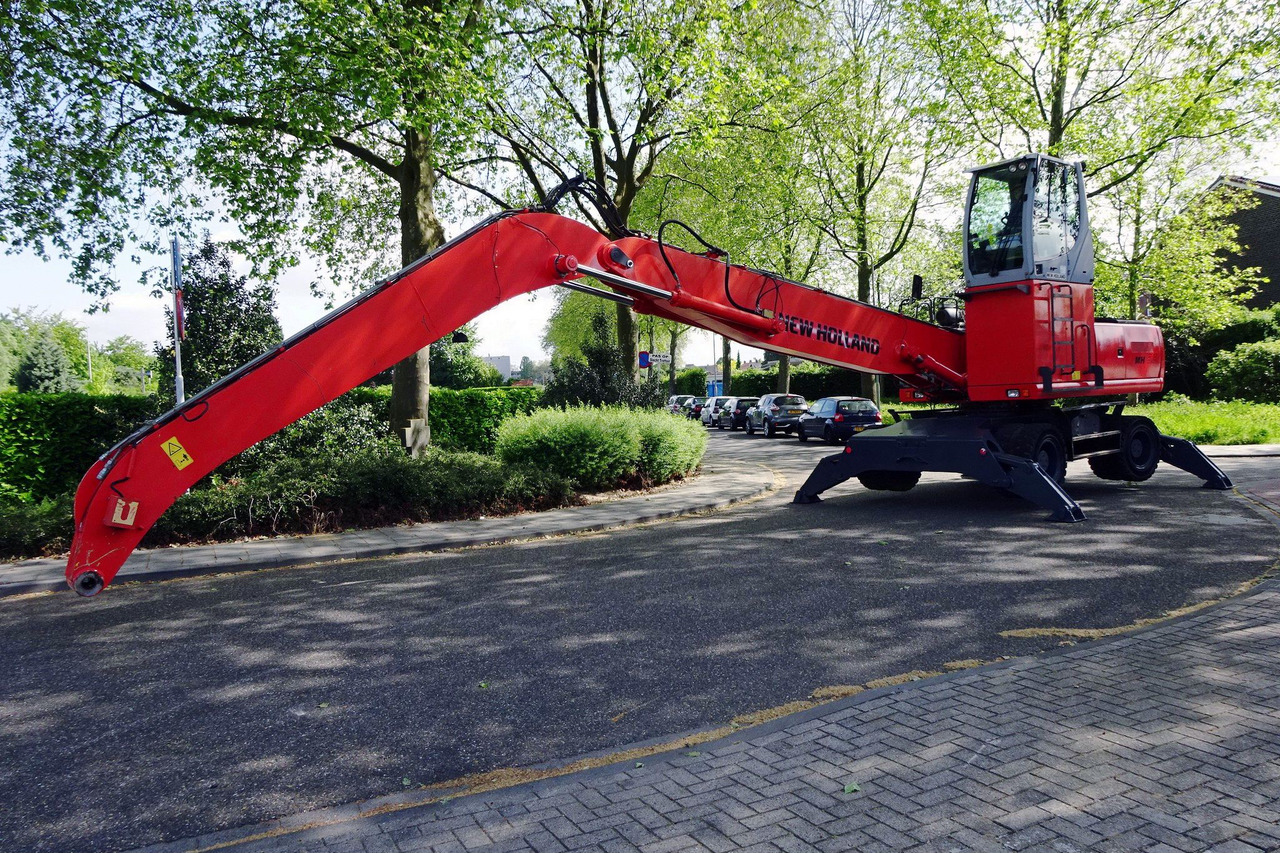 New Holland MH 6.6 Materialhandler With  Magnet System - Waste/ Industry handler: picture 2 New Holland MH 6.6 Materialhandler With  Magnet System - Waste/ Industry handler: picture 2