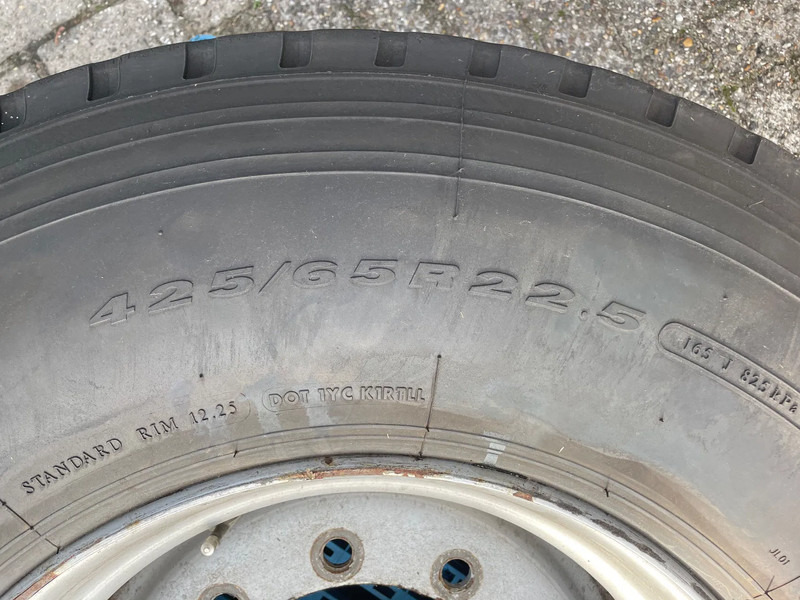 Hankook 425/65 R22,5 4 stuks LEAD - Tire for Truck: picture 2 Hankook 425/65 R22,5 4 stuks LEAD - Tire for Truck: picture 2