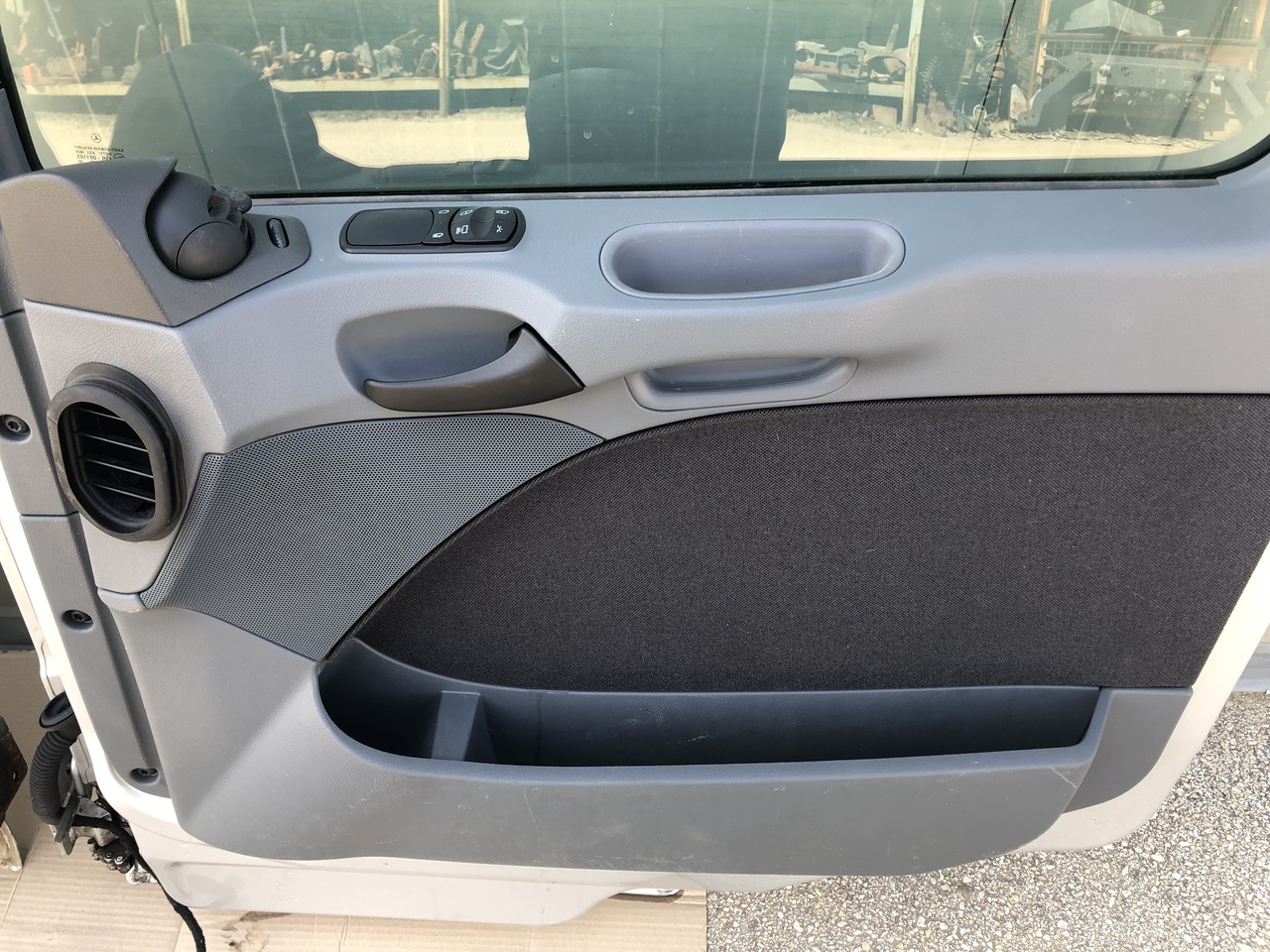 DOOR ACTROS MP2-3 LEFT AND RIGHT MEGA SPACE CAB - Door and parts for Truck: picture 5 DOOR ACTROS MP2-3 LEFT AND RIGHT MEGA SPACE CAB - Door and parts for Truck: picture 5