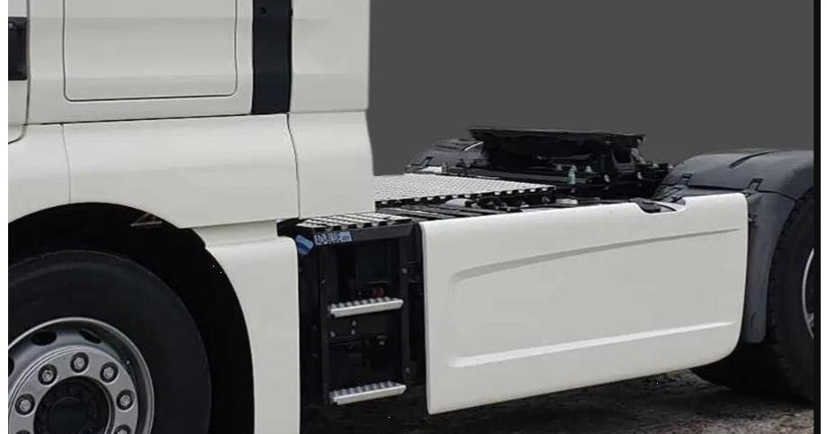 SIDE PANELLING MAN TGX EURO 6 - Spare parts: picture 1 SIDE PANELLING MAN TGX EURO 6 - Spare parts: picture 1