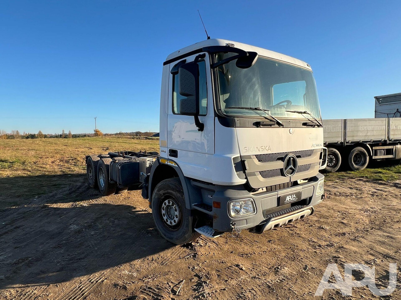 Cab chassis truck MB Actros: picture 18