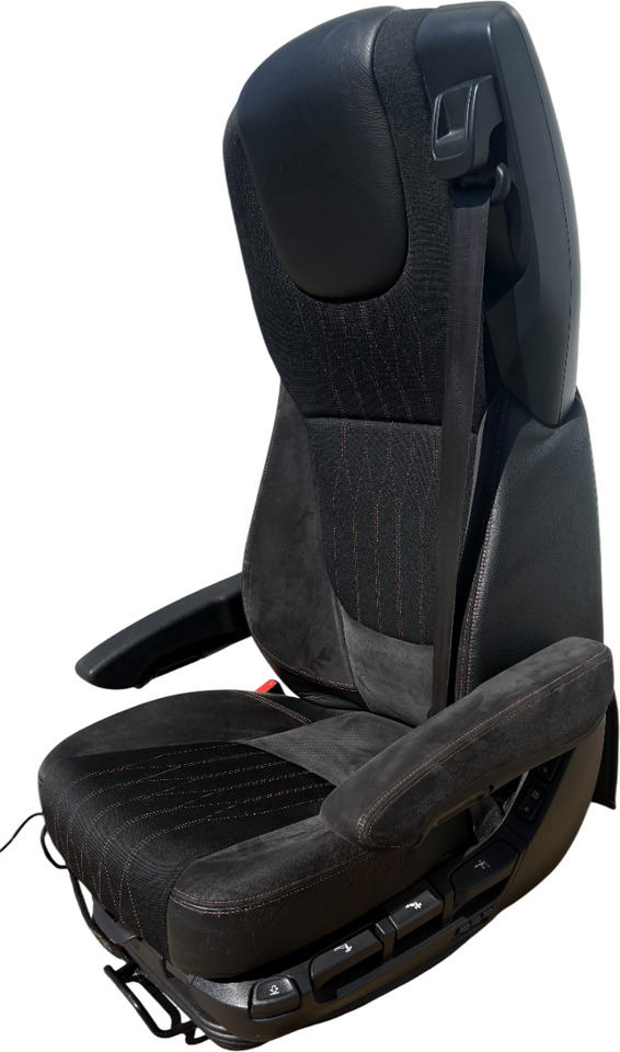DAF BESTUURDERSZITPLAATS MET DAF LOGO GEBRUIKT 2437894U - Seat for Truck: picture 1 DAF BESTUURDERSZITPLAATS MET DAF LOGO GEBRUIKT 2437894U - Seat for Truck: picture 1
