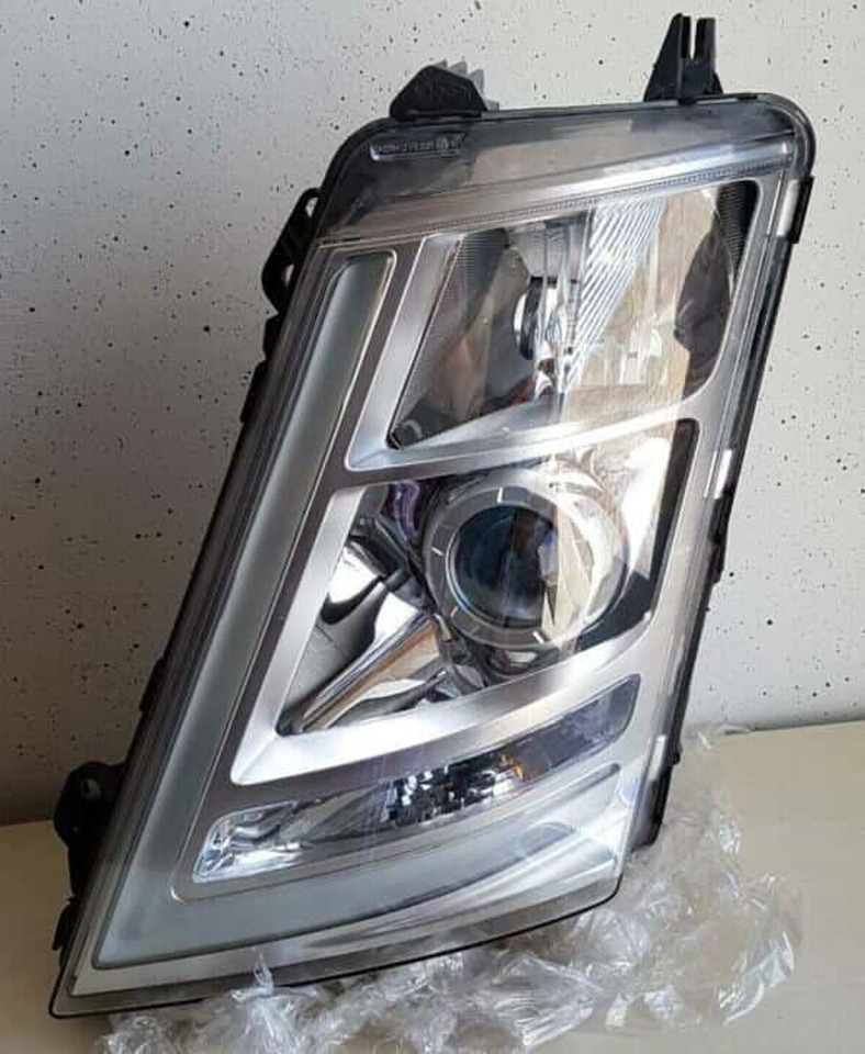 VOLVO FH4 XENON KOPLAMP LH 22239247U - Headlight for Truck: picture 2 VOLVO FH4 XENON KOPLAMP LH 22239247U - Headlight for Truck: picture 2
