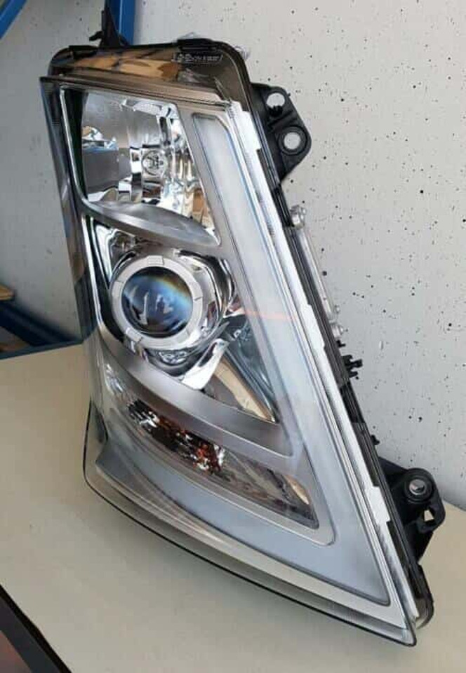 VOLVO FH4 XENON KOPLAMP RH 22239244U - Headlight for Truck: picture 1 VOLVO FH4 XENON KOPLAMP RH 22239244U - Headlight for Truck: picture 1