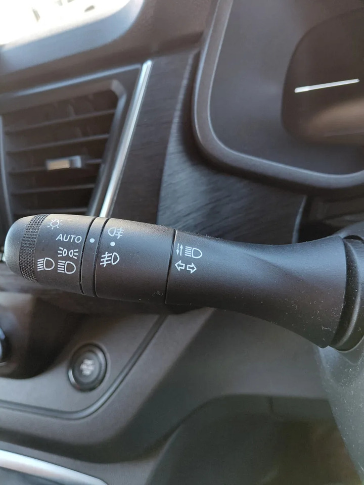 Panel van 2025 Renault Trafic170HP Auto: picture 6