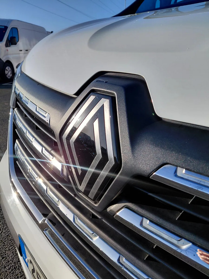 Panel van 2025 Renault Trafic170HP Auto: picture 9