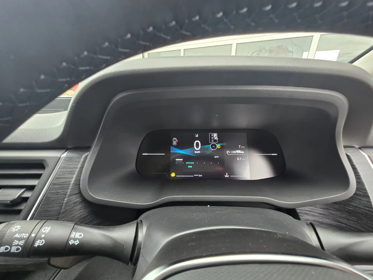 New Panel van NEW Renault Trafic Exclusive 170BHP/150BHP Auto Highland Silver: picture 11